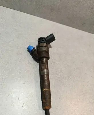 BMW 5 F10 F11 Fuel injector 781070202 04455110478