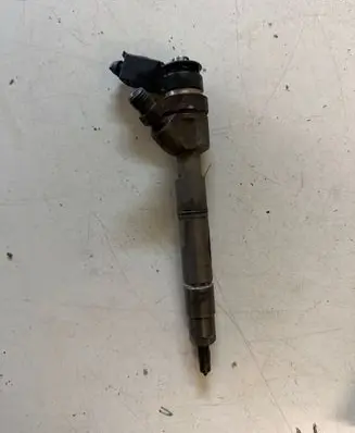 Mitsubishi Colt Fuel injector 0445110167
