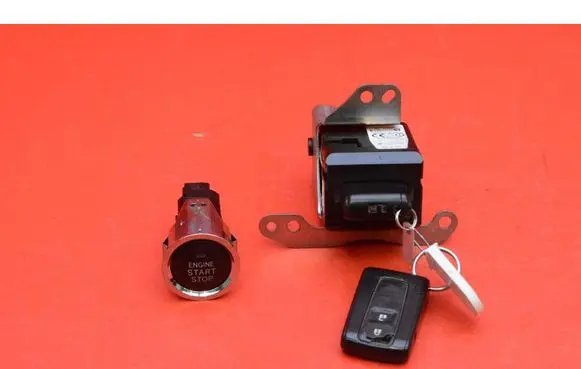 Toyota Corolla Verso E121 Ignition lock 2584AR124KTY