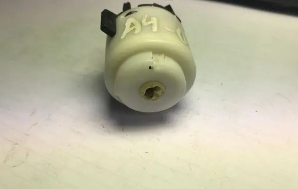 Audi A4 S4 B6 8E 8H Ignition lock contact 4B0905849