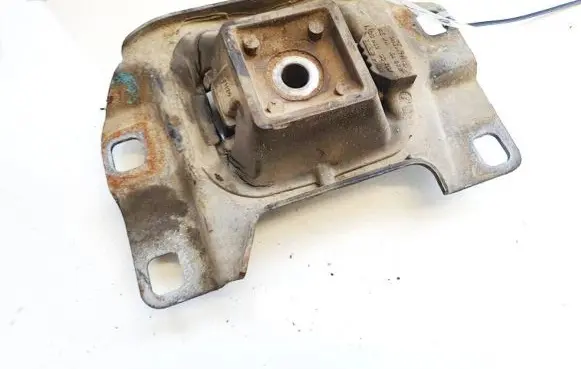 Volvo V50 Engine mount bracket 3m517m121 3m51-7m121