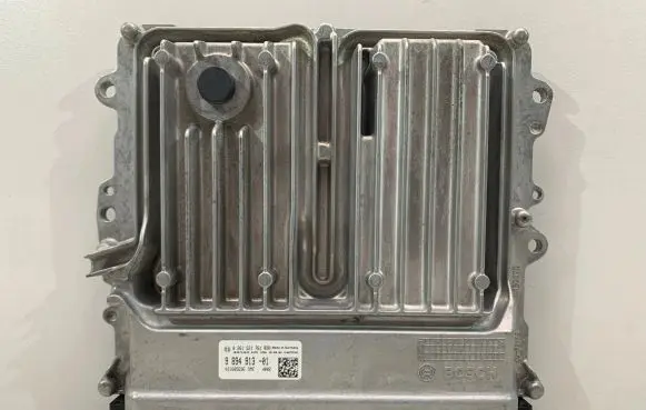 BMW 2 F22 F23 Engine control unit/module 9894913
