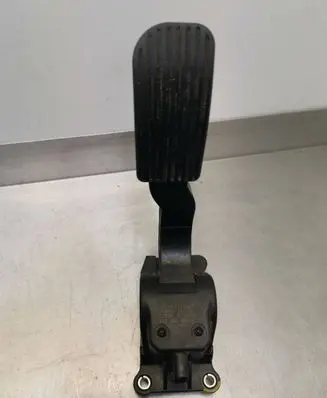 Mercedes-Benz Sprinter W906 Accelerator throttle pedal A9063000404 0280755023 F00C3E2430