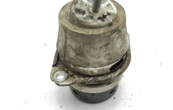 Engine mount bracket