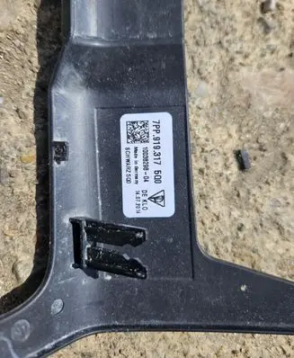 Porsche Macan (95B) Headlining lighting console trim 7PP919317
