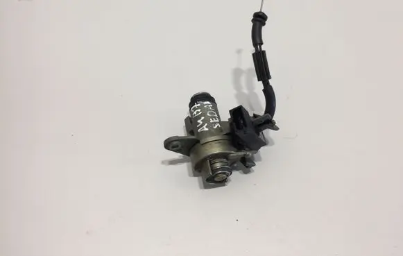 Audi A4 S4 B7 8E 8H Loading door lock 8E0827573