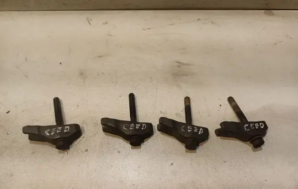 KIA Ceed Fuel Injector clamp holder 