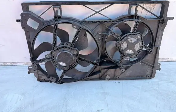 Opel Vivaro Electric radiator cooling fan 214818795R