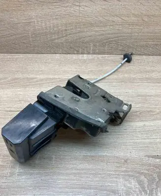BMW 5 E34 Front door lock 8352165 8166245