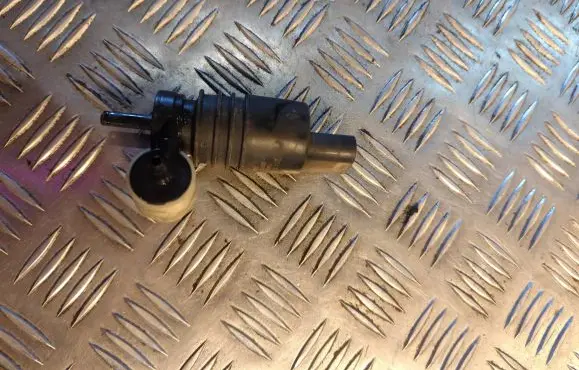 Mercedes-Benz C W204 Windscreen/windshield washer pump 2048660221 3091387