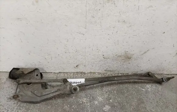 Renault Megane I Front wiper linkage and motor