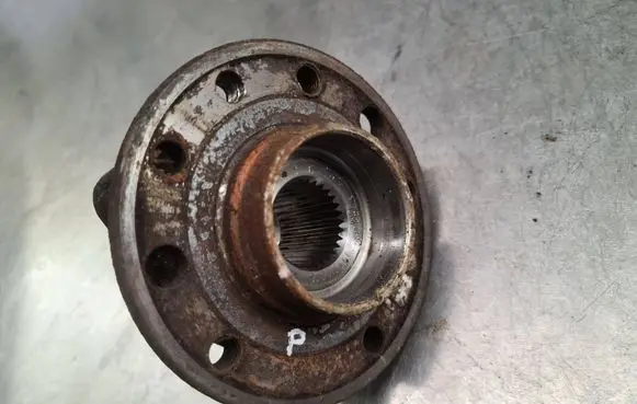 Saab 9-3 Ver2 Front wheel bearing hub 