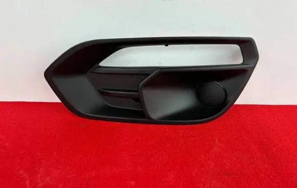 Iveco Daily 6th gen Front bumper lower grill 105802356346