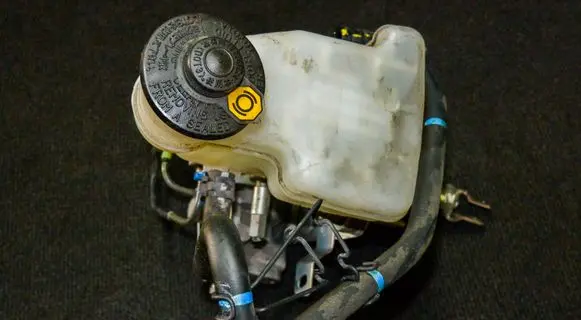 Lexus IS III XE30 Brake booster