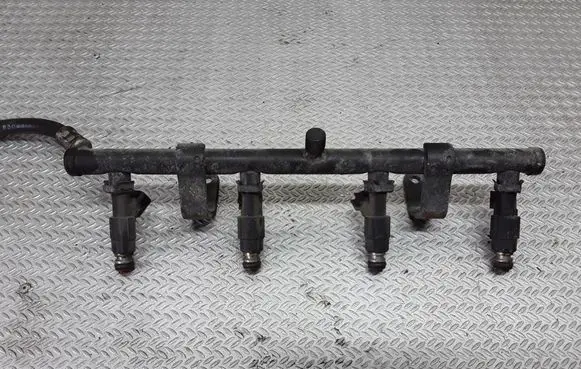 Chrysler Voyager Fuel injectors set 04669938 0280155784