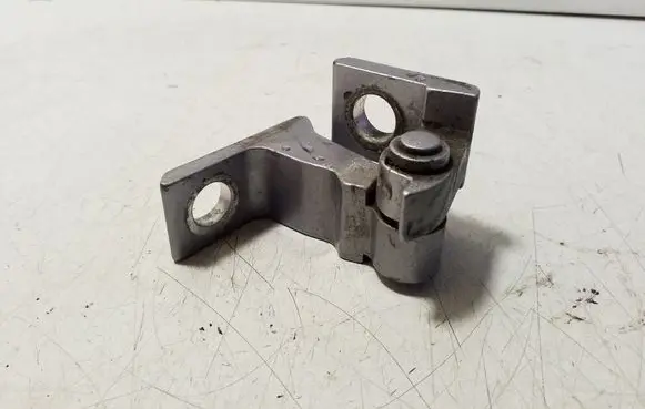 Audi A1 Rear door upper hinge 8X0831403B