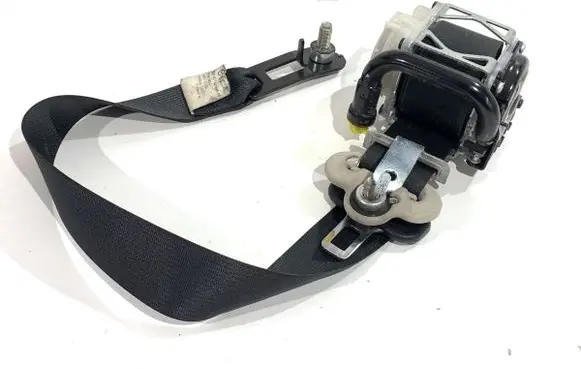 Mazda 3 II Front seatbelt 