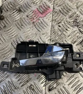 Rear door interior handle