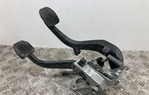 BMW 3 E90 E91 Brake pedal 678711
