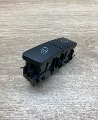 Mercedes-Benz C W204 Central locking switch button A2049058502 10023299