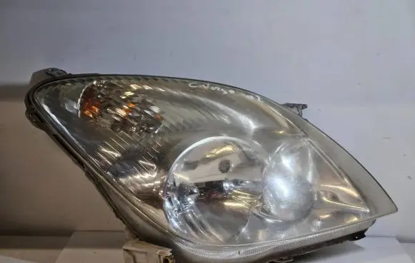 Toyota Corolla Verso E121 Headlight/headlamp 1368 1367 1366