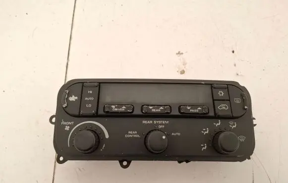 Chrysler Voyager Climate control unit P05005004AJ 12230109