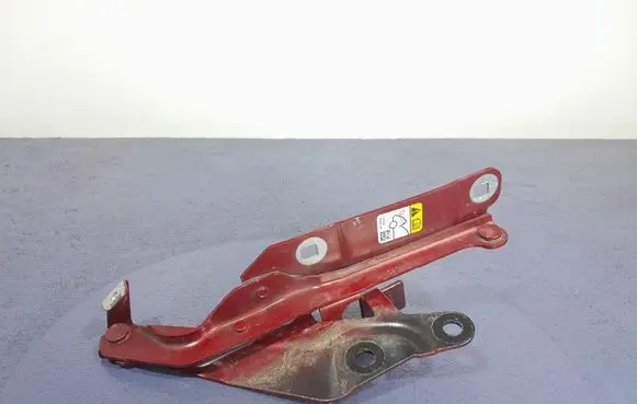 Engine bonnet/hood hinges