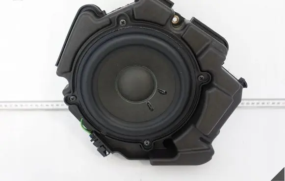 Audi A8 S8 D4 4H Subwoofer speaker 4H0035301