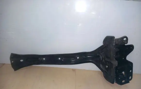 Volkswagen Touareg I Radiator support slam panel bracket 7L0805799 2506