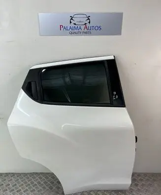 Nissan Juke I F15 Rear door