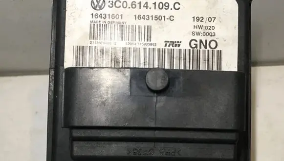 Volkswagen PASSAT B6 ABS Pump 3C0614109C