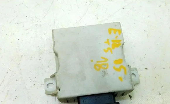 Toyota Corolla E120 E130 Window wiper relay 189765