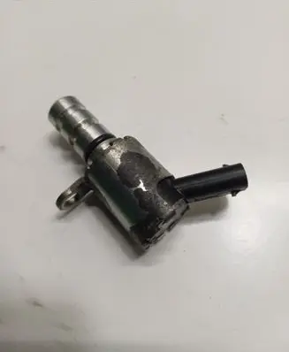 Volkswagen PASSAT B8 Camshaft vanos timing valve 04E906455P