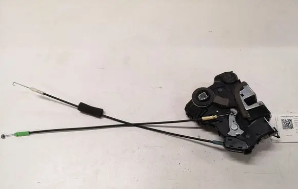 Suzuki Grand Vitara II Rear door lock 5111004