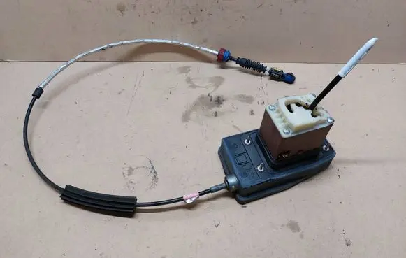 Citroen C5 Gear shifter/selector 9681617780
