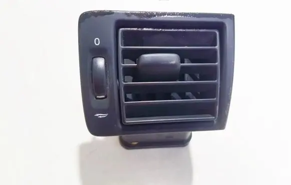 Volvo V50 Dash center air vent grill yo1103 y01102