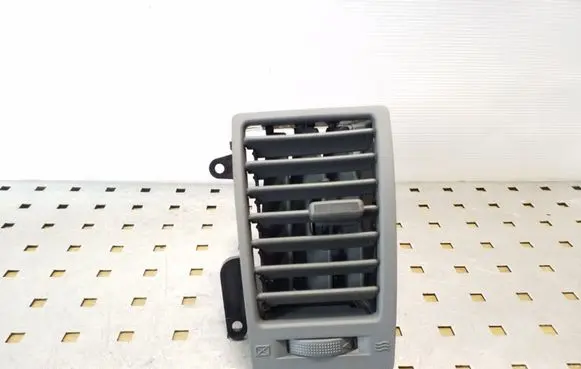 Hyundai Terracan Dashboard side air vent grill/cover trim 85740H1600
