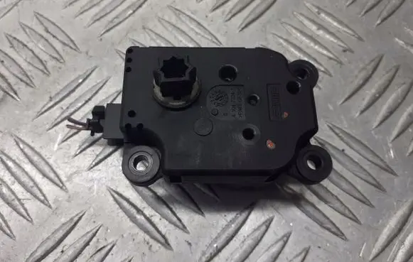 Ford Mondeo MK IV A/C air flow flap actuator/motor 