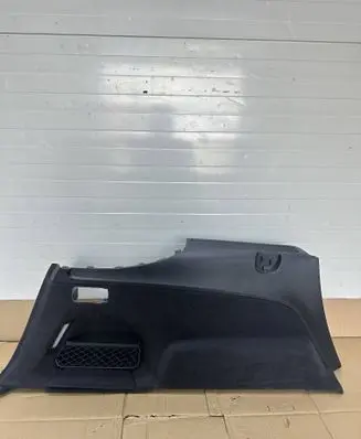 Audi Q7 4M Trunk/boot side trim panel 4M0863879D