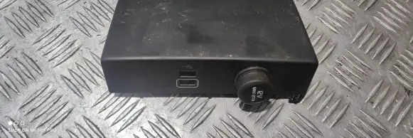 Volvo V60 Cigarette lighter front 39842322