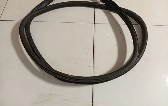 Citroen Berlingo Rubber seal front coupe door 