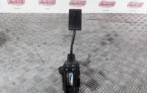 Honda CR-V Accelerator throttle pedal 31311M05