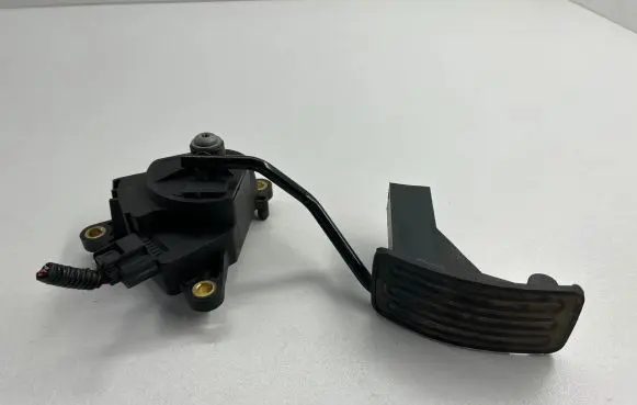 Nissan Qashqai Accelerator throttle pedal 2457a10044