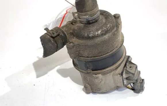 Audi A4 S4 B9 8W Oil filter mounting bracket 