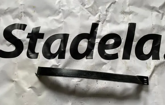 Mercedes-Benz ML W163 Under headlight/headlamp trim A1638260277 1638260277
