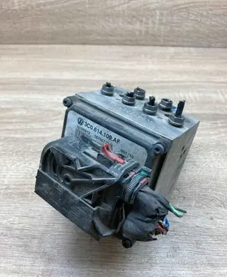 Volkswagen PASSAT B6 ABS Pump 3C0614109AF Used