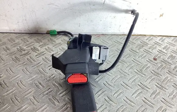 Lexus NX Middle seatbelt buckle (rear) 1129806 1129785