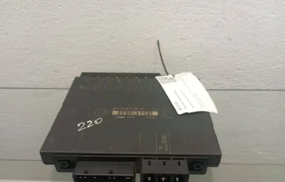 Mercedes-Benz S W220 Seat control module 2208206826