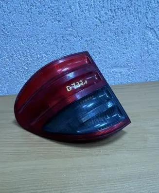 Mercedes-Benz E W210 Rear/tail lights A2108206864 D7321