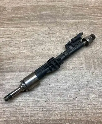 BMW 7 F01 F02 F03 F04 Fuel injector 0261500109 13647597870 06020239
